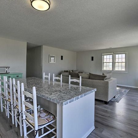Oak Island Beach Abode With Deck Walk To Shore! Bagian luar foto