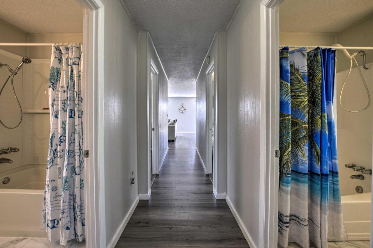 Oak Island Beach Abode With Deck Walk To Shore! Bagian luar foto